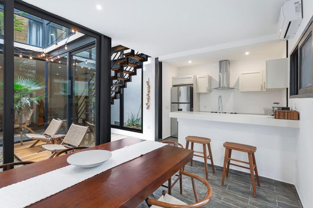 Stunning 4br - Rooftop Pool, 5 Mins To Villa *