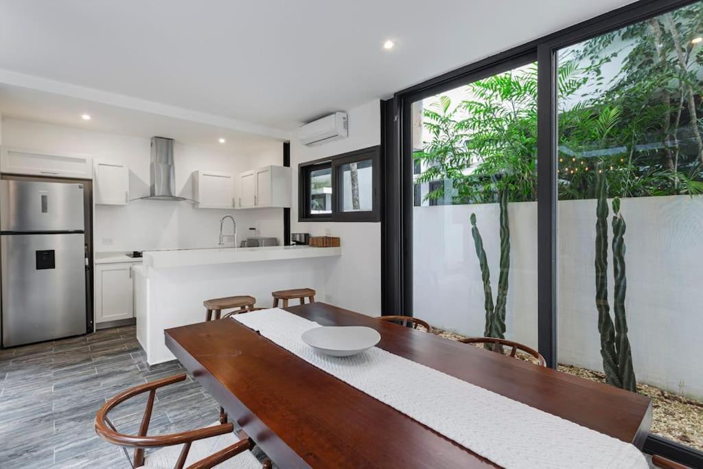 Villa Stunning 4br - Rooftop Pool, 5 Mins To