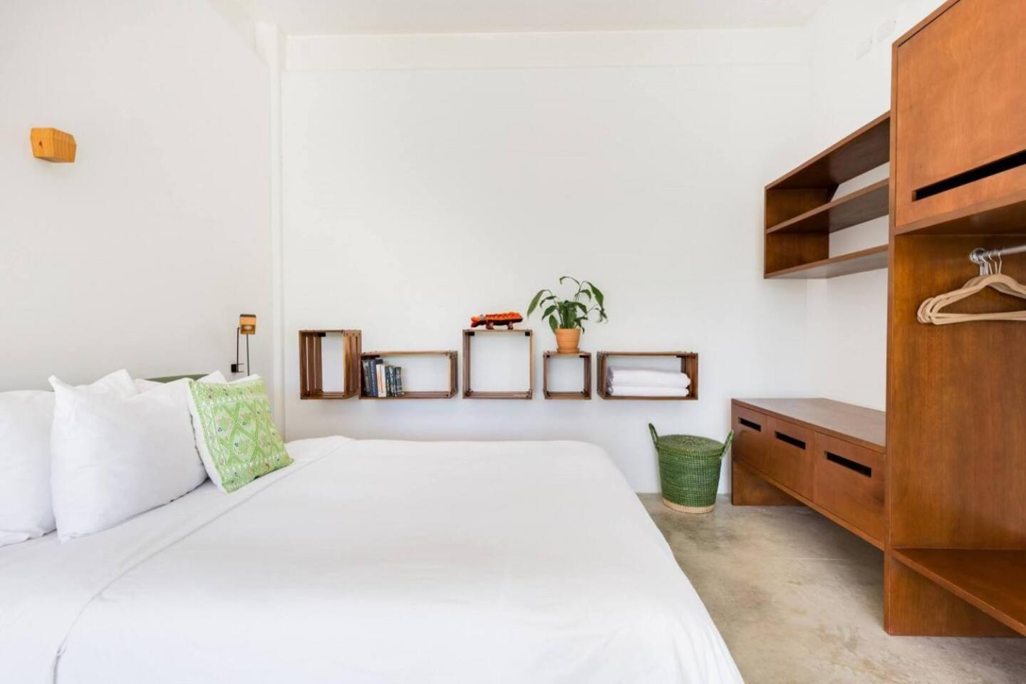 Casa De Piedra Apartahotel