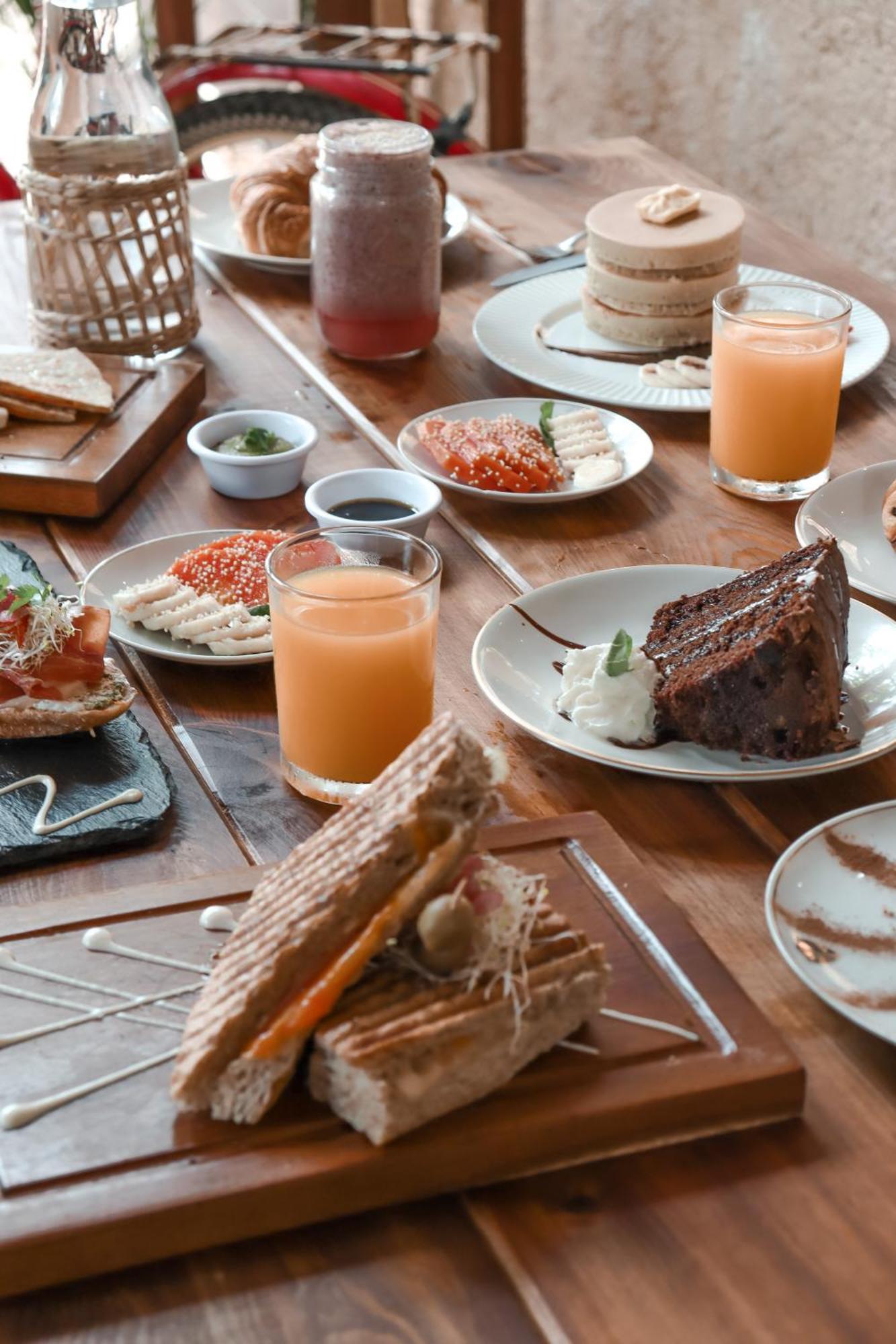2 Bedroom For 4-6 Guests - Great Breakfast - *