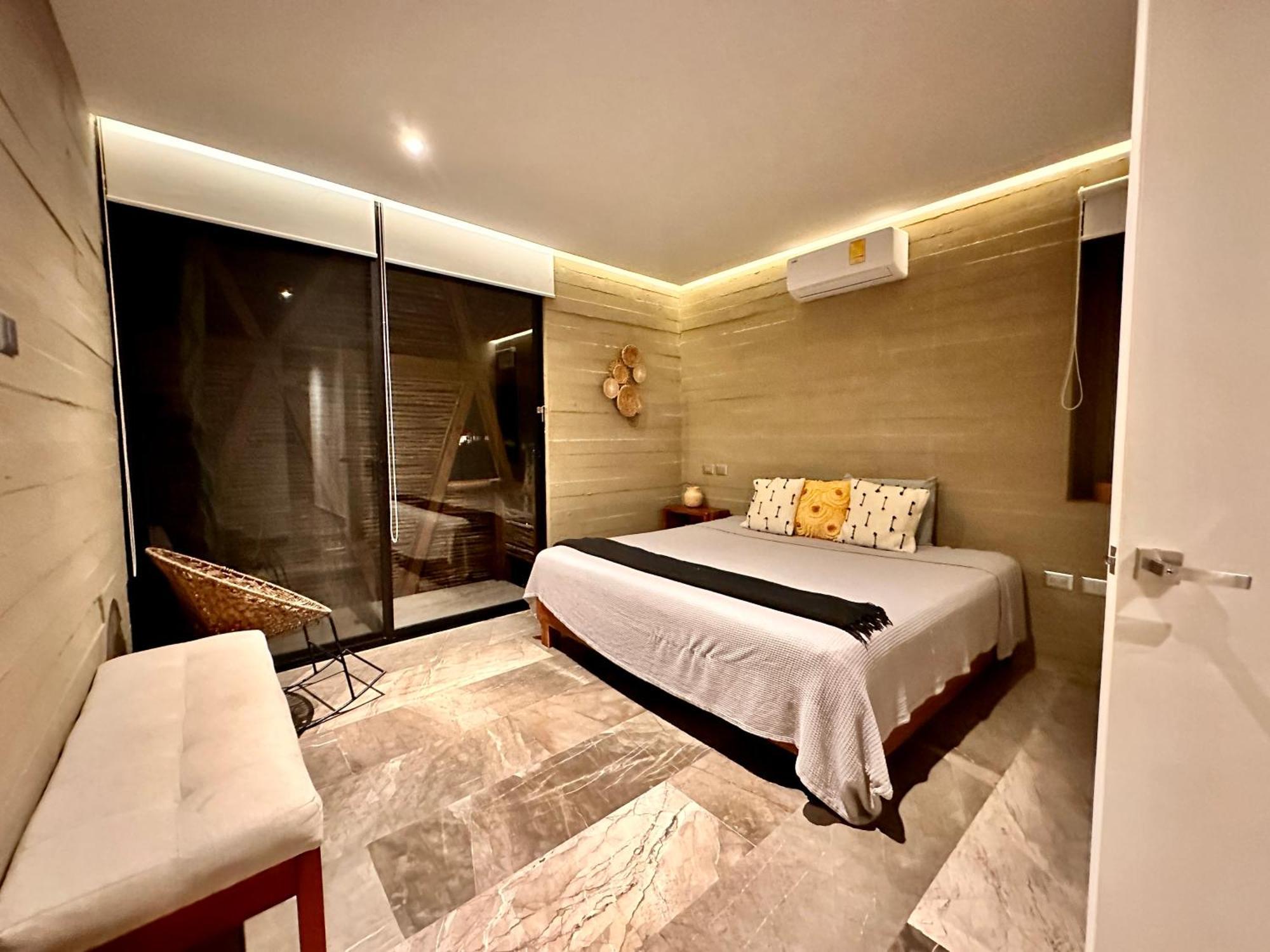 Apartamento Lujoso Penthouse De Tres Pisos En Madara *