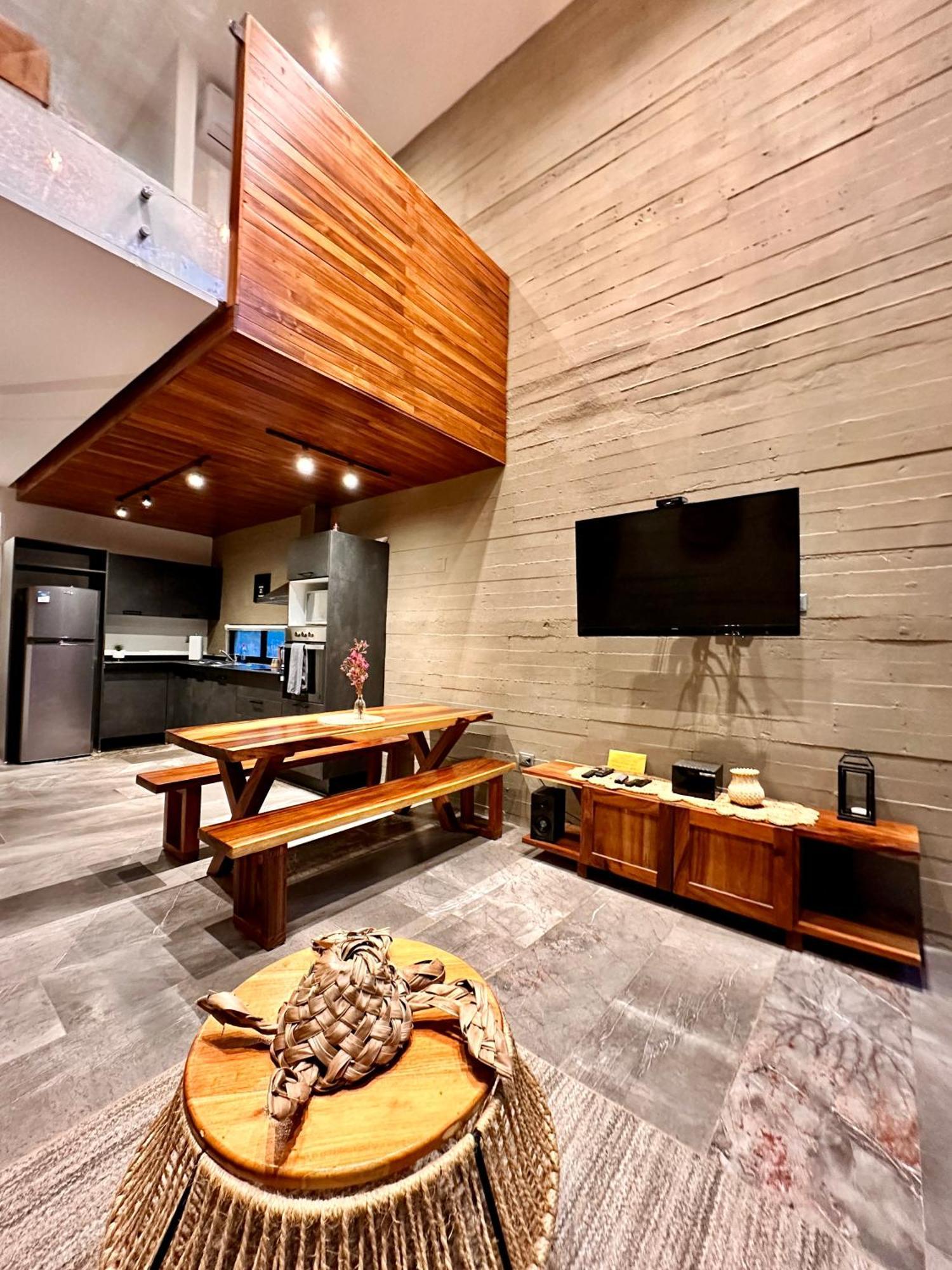 Apartamento Lujoso Penthouse De Tres Pisos En Madara