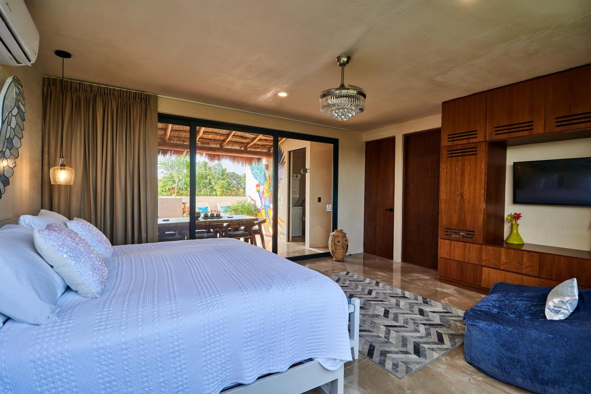 Spacious & Comfy Penthouse Oasis With Plunge Pool *