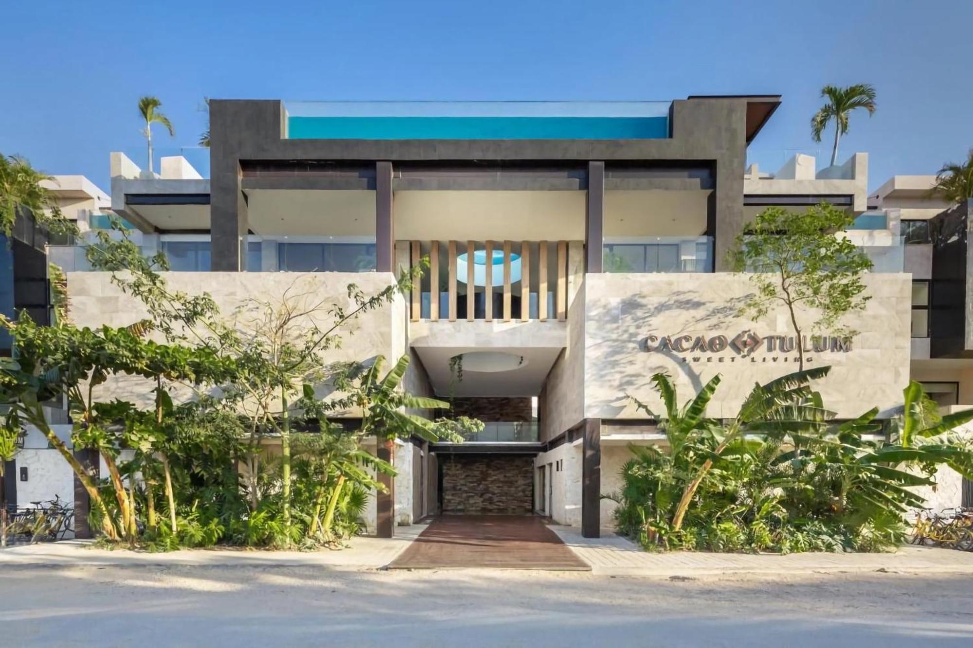 Cacao - With Exterior Plunge Pool Washer & Dryer