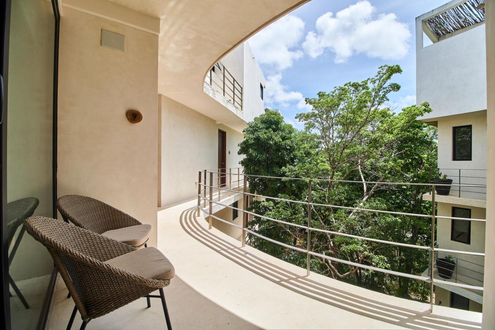 Tanik By Lockey Hotel