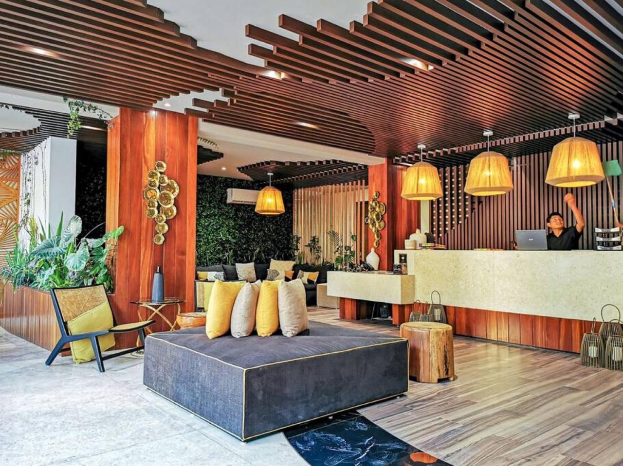Modern Downtown With Rooftop, Pool, Gym And Parking Tulum