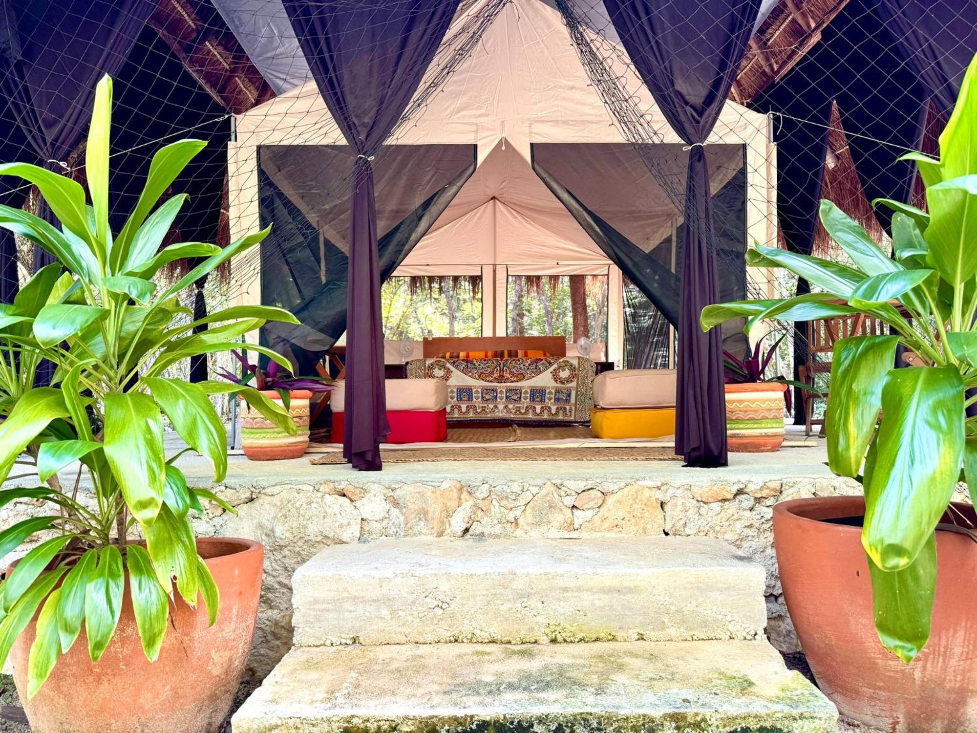 Camping Glamping Bunga Lotus Tulum