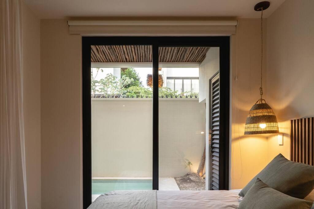 Apartment Private Pool & Terrace - Sleeps 4 Near The - B104