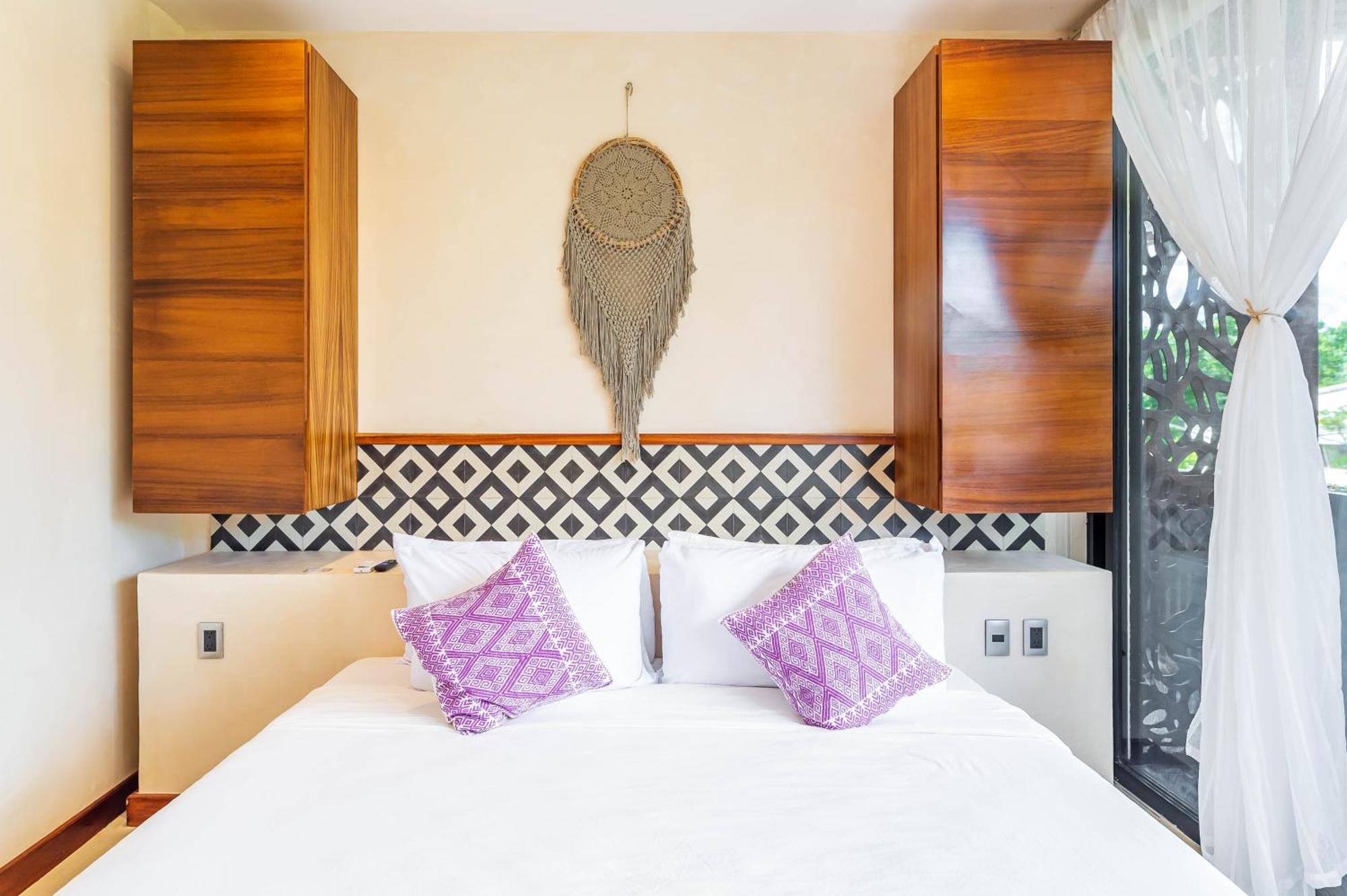Pre Opening! Solemn Peaceful Luxury Hotel 4*