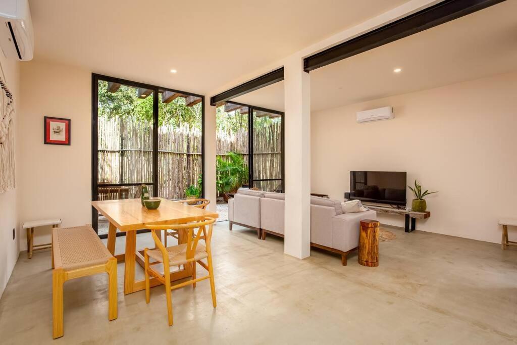 Villa Tuane Luxury Homes *
