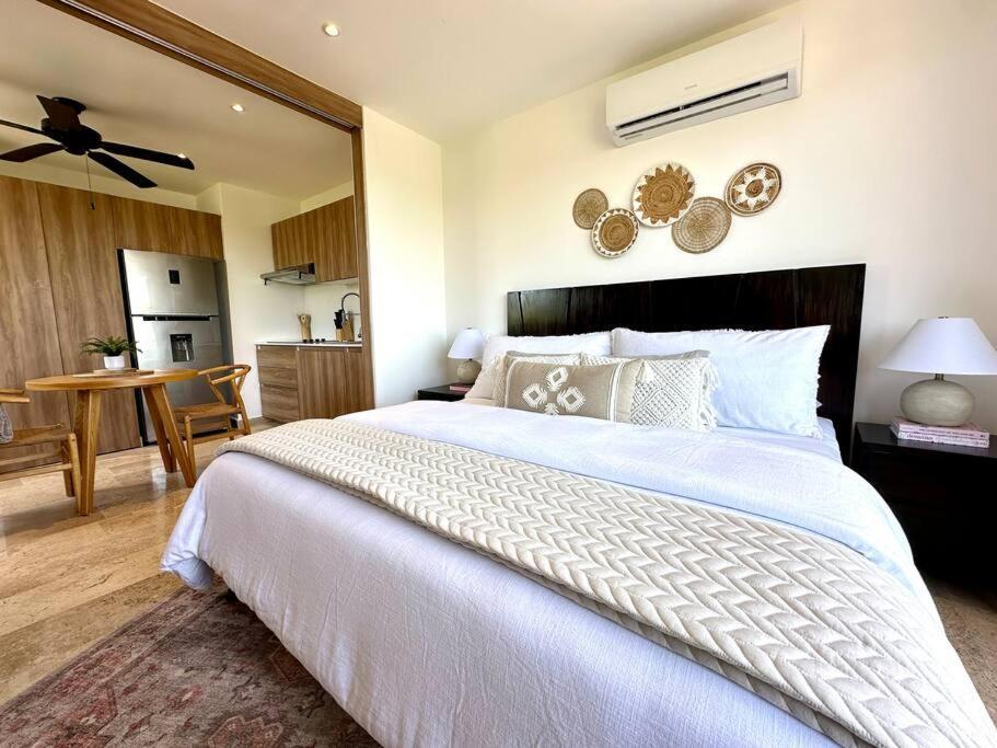 Cozy With Balcony And Rooftop Pool In Tulum