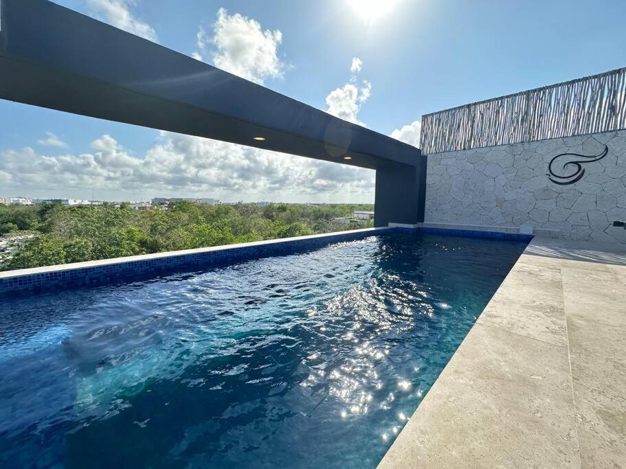 Cozy With Balcony And Rooftop Pool In Apartamento Tulum