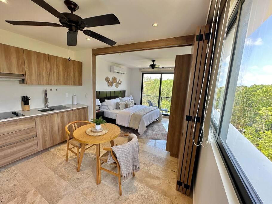 Cozy With Balcony And Rooftop Pool In Apartamento