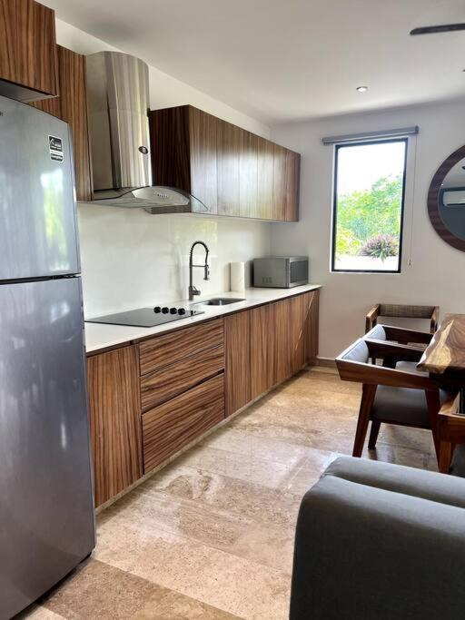 Super Comfortable With Office Space! Apartment