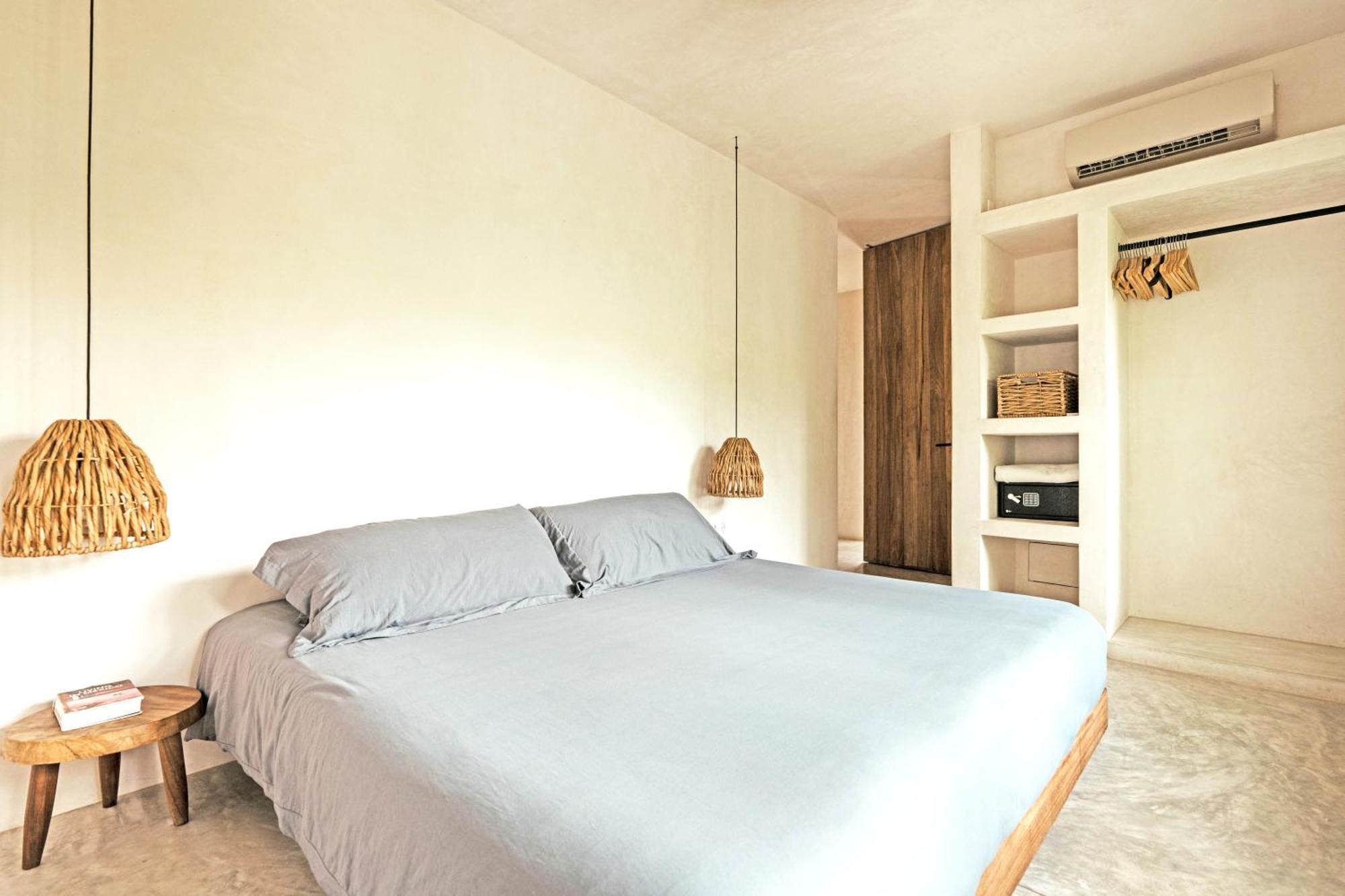 Casa Areca, Awarded Architectural Located In A Secured Gated Community, With Concierge Services