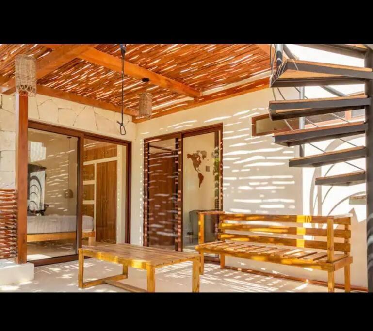 Charming Jungle Villa *