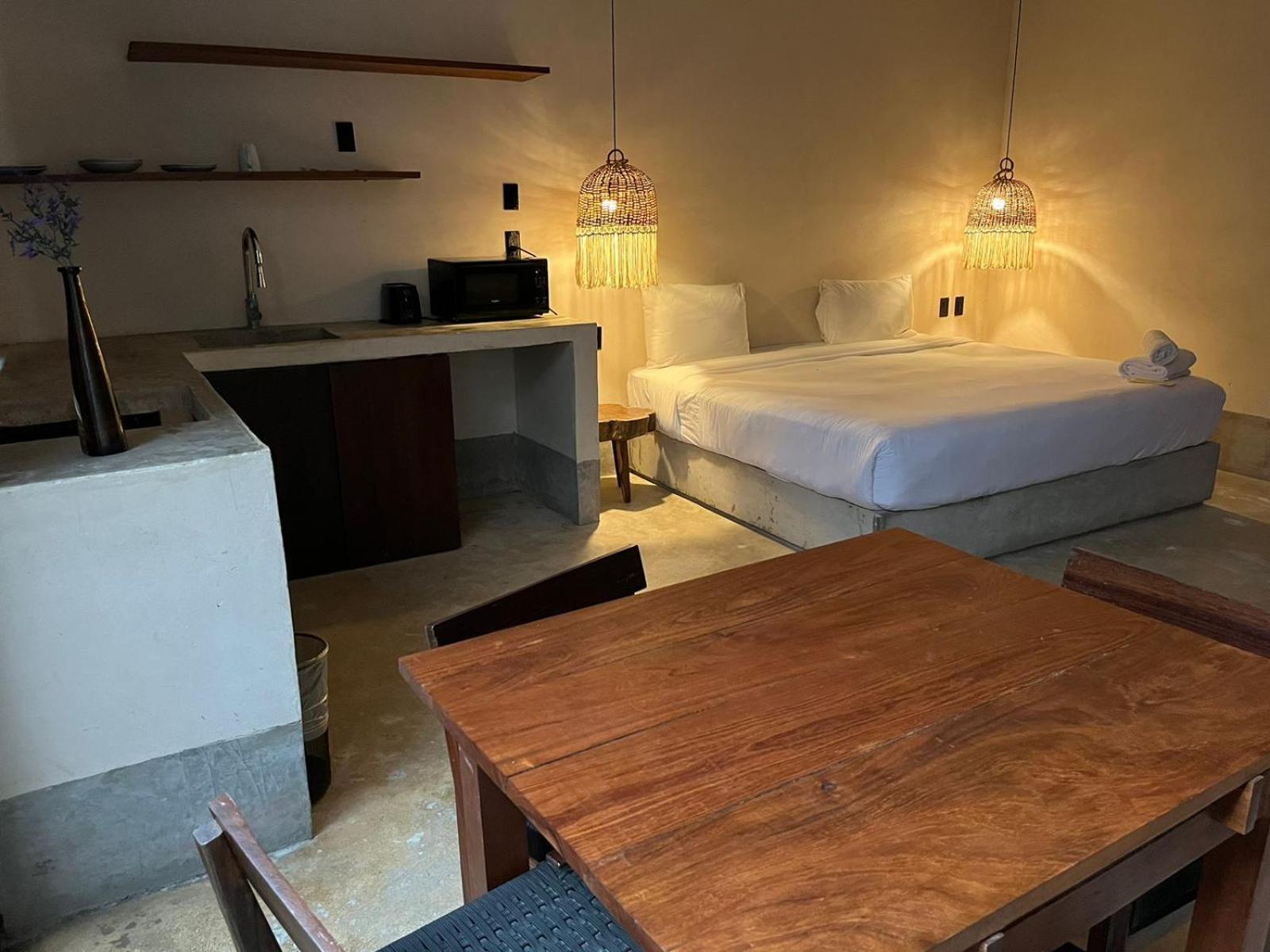 Cute And Cozy With Rooftop Pool *