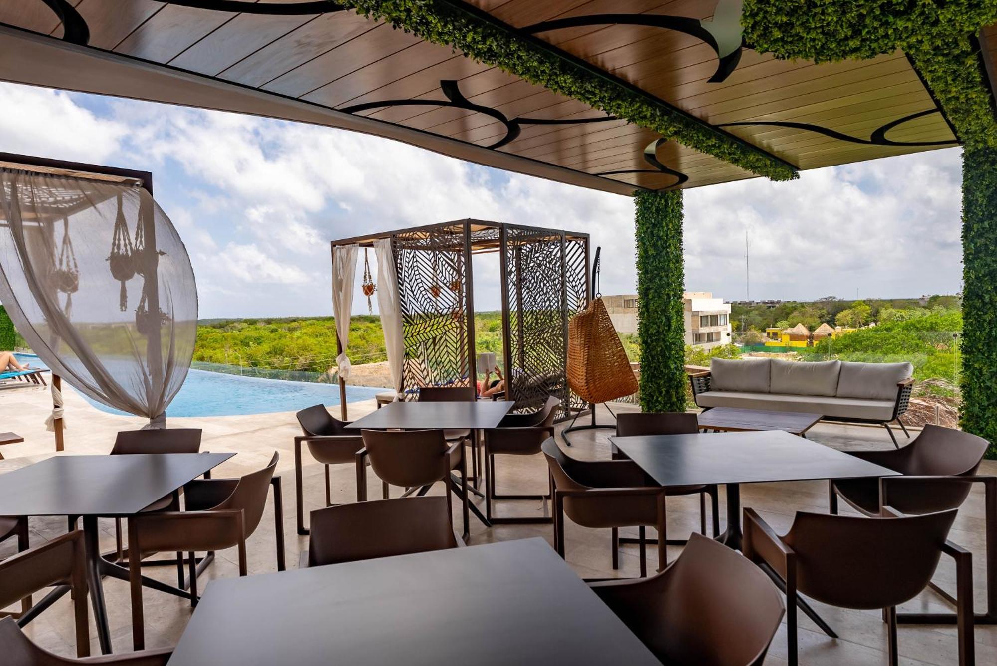 Menesse Apartahotel *