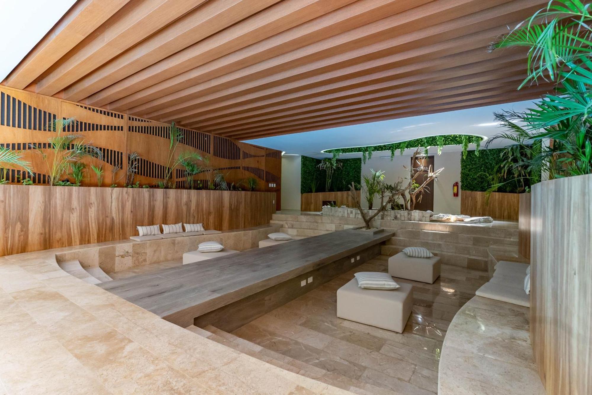 Menesse Apartahotel Tulum