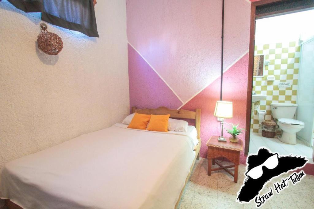 Straw & Rooftop Bar Hostal Tulum
