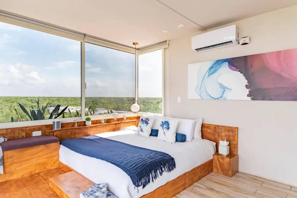 Rooftop Pool Paradise With Jungle Views Apartment *