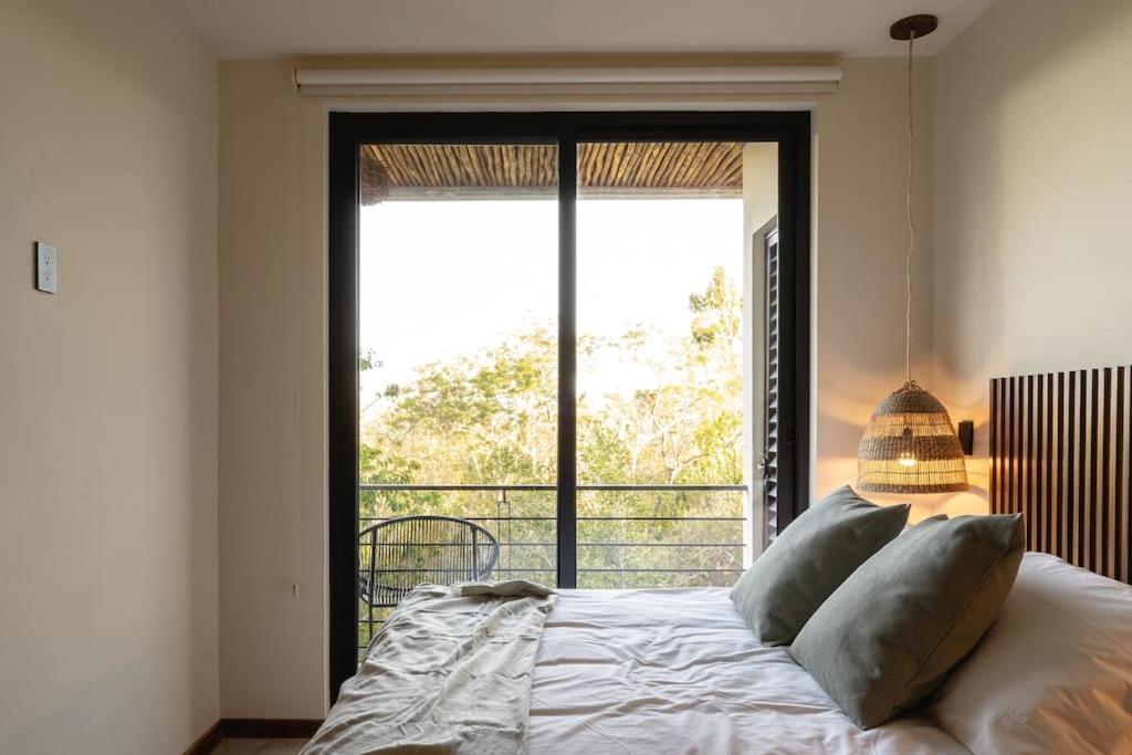 New 2 Bed And Bath - - Views To The Jungle Apartamento