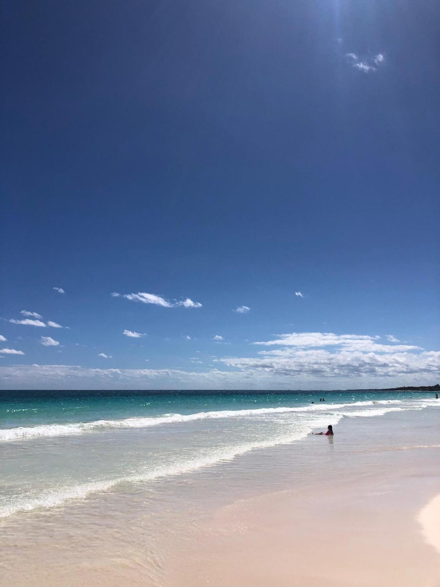 Kitesurfer's Paradise Condo&jacuzzi&deck&pool *