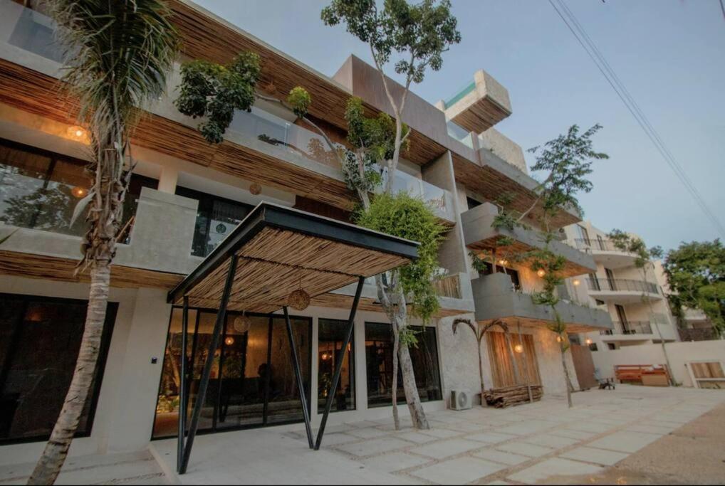 Apartamento New Large Luxurious 1 Bedroom, 1 Bathroom In *
