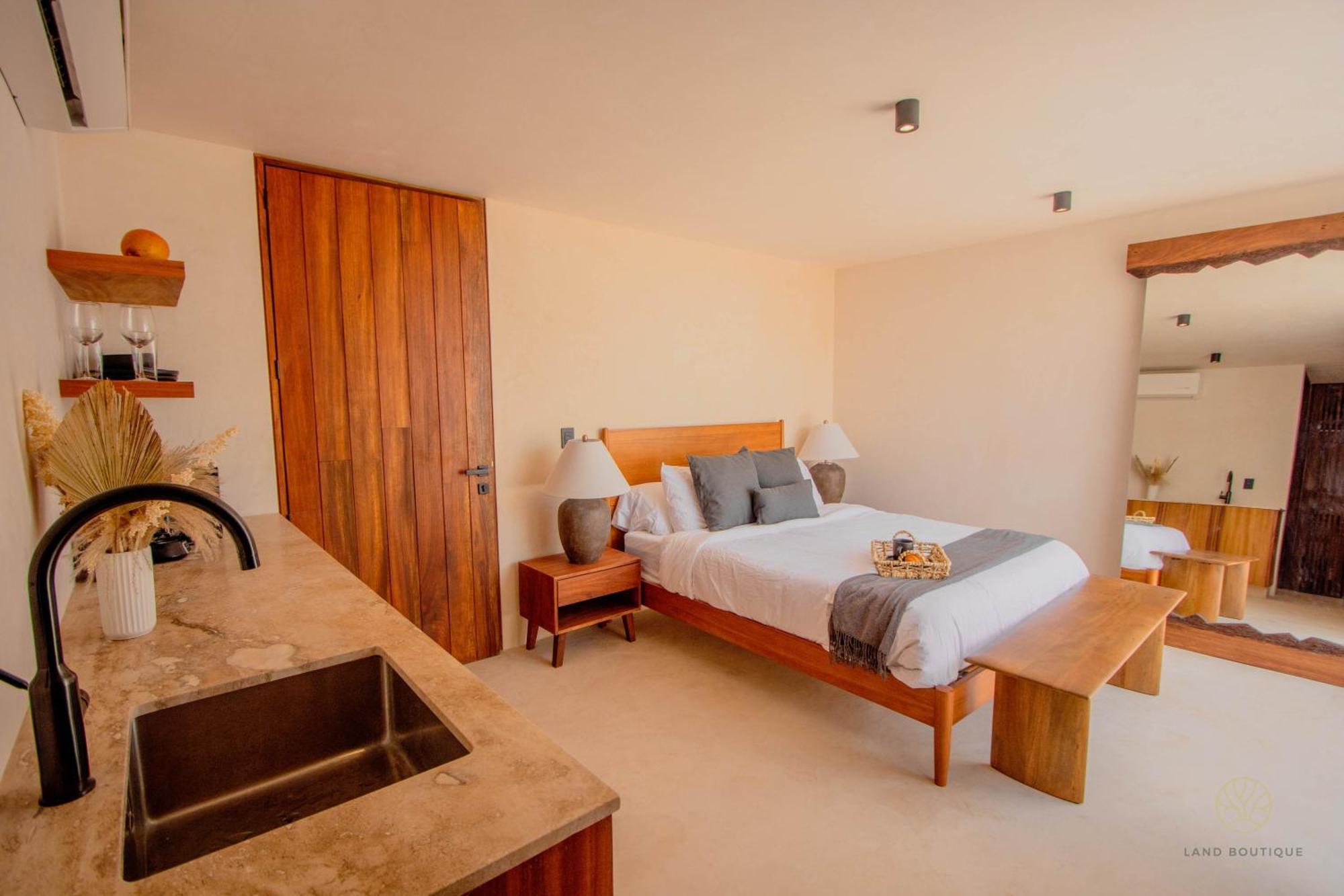 Muunek By Land Boutique Apartahotel *