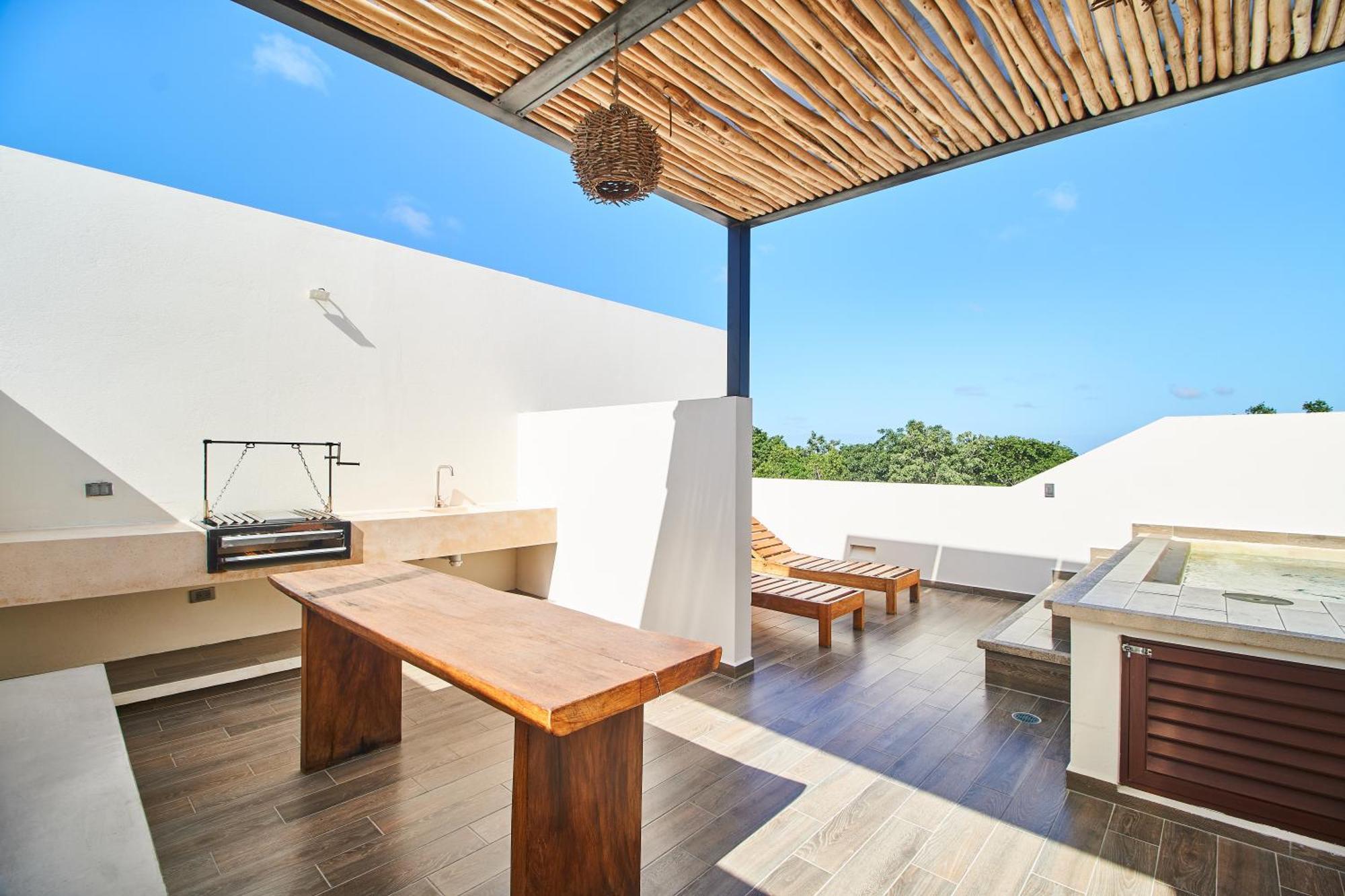 Jungle Penthouse With Private Rooftop Pool In La Veleta Apartamento