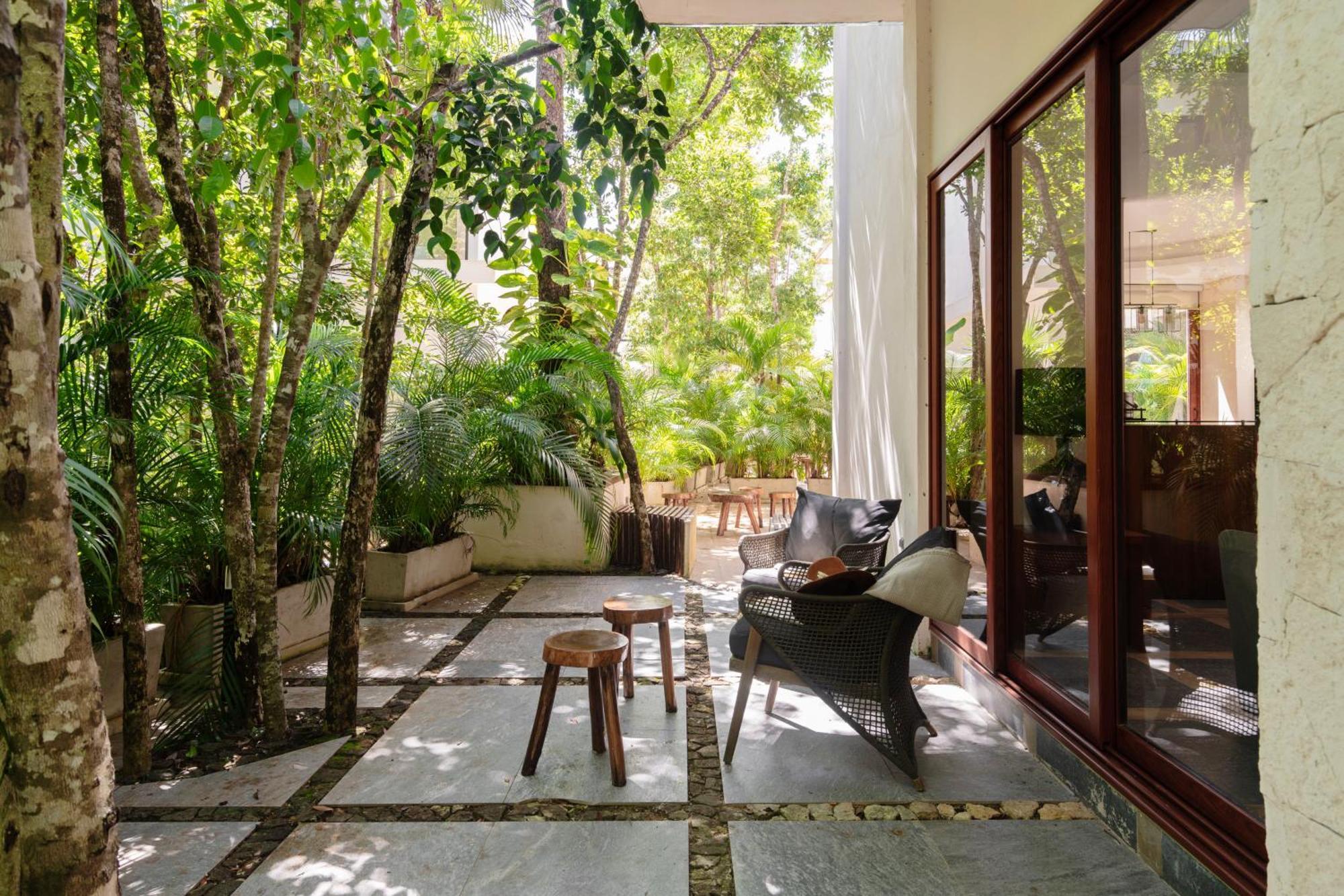 Tikal Villa