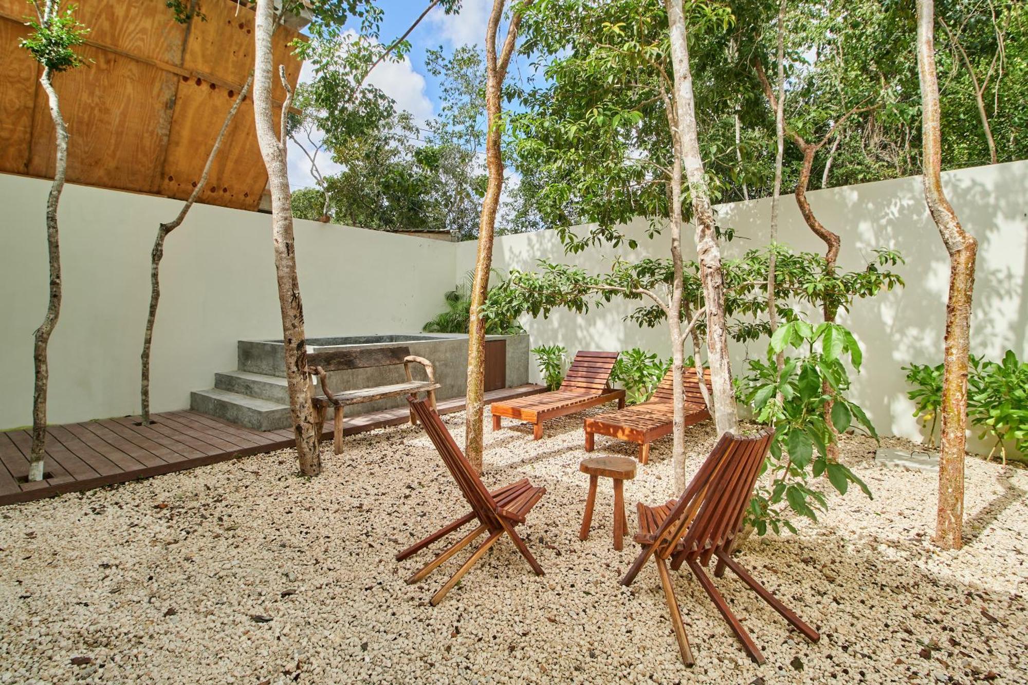 Villa Luxury With Private Pools, Terrace & Rooftop Terrace
