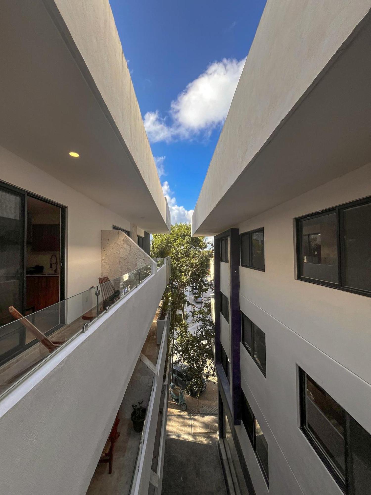 Elegant With Private Bathroom In Luxury Penthouse *