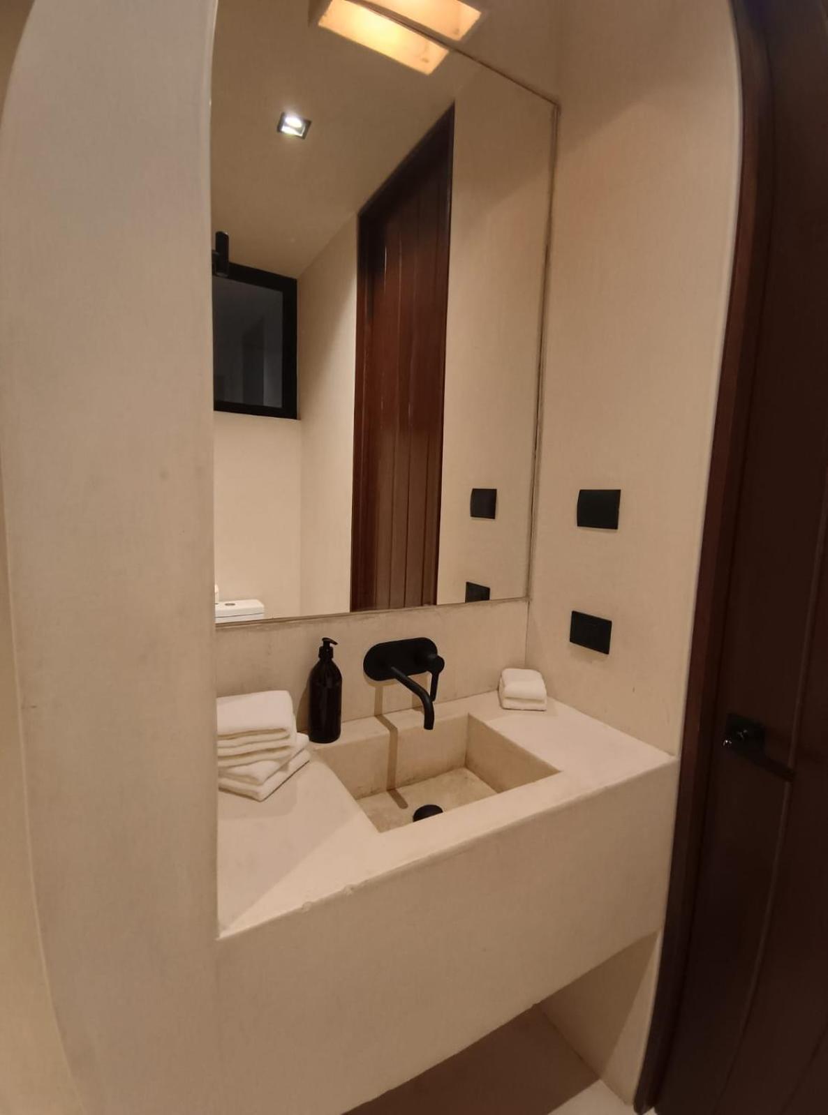 Hotel Downtown 3*