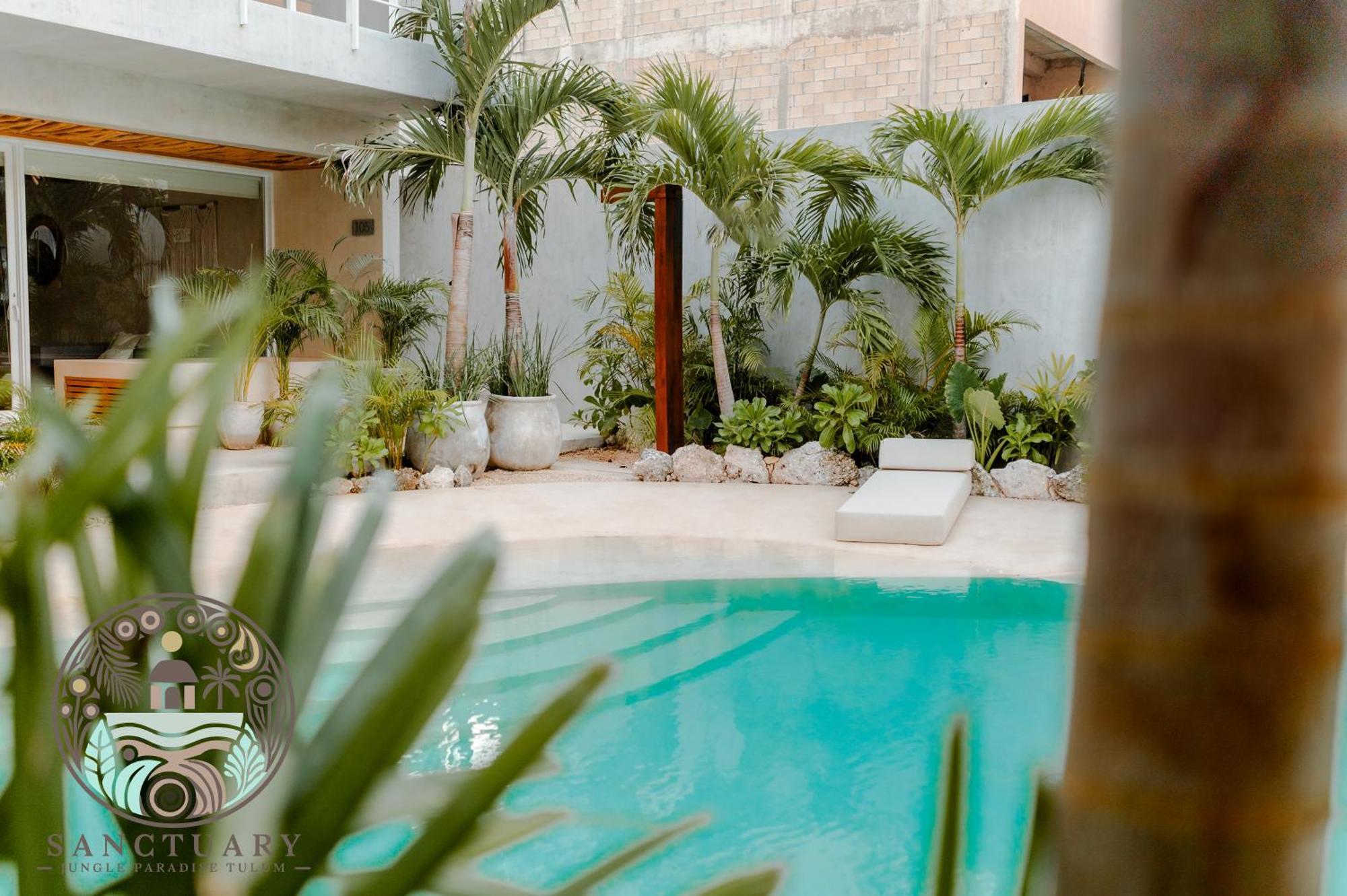 New Sanctuary With A Jacuzzi And Private Tub In The Jungle *