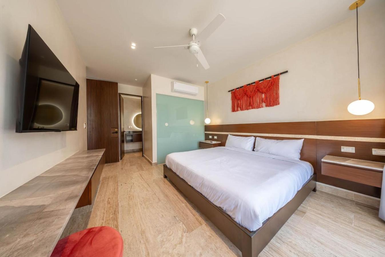 Lux 2br With Rooftop Pool And Close To Сasa de vacaciones
