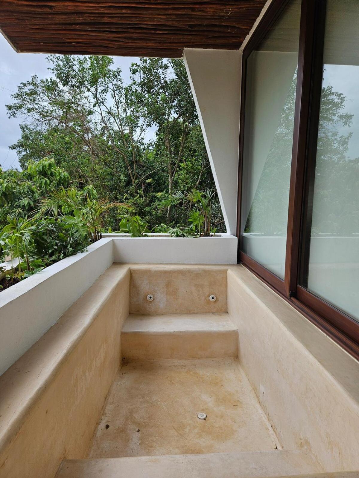 Luxe Jacuzzi Tulum