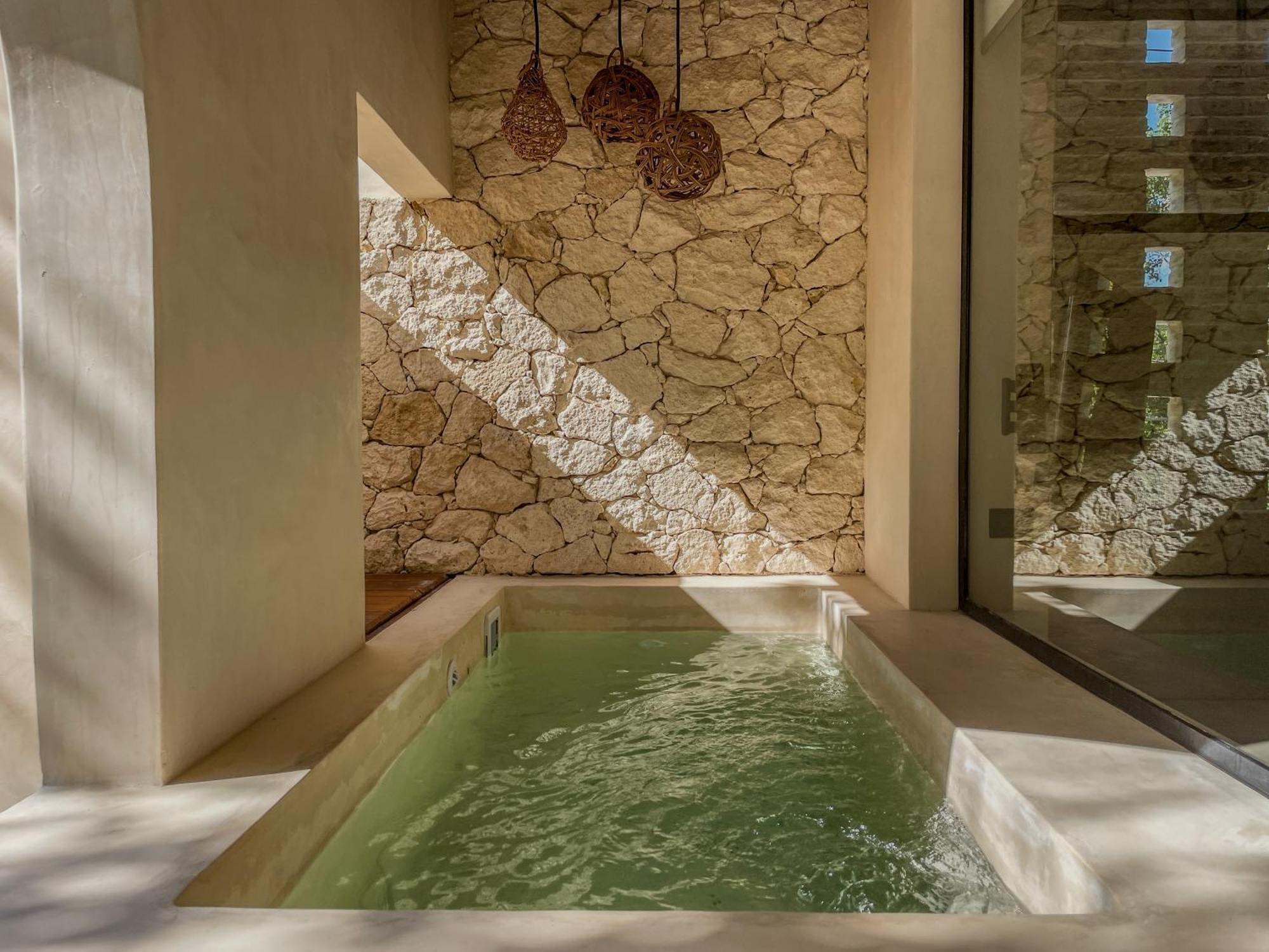2br 2ba Boutique With Private Pool *
