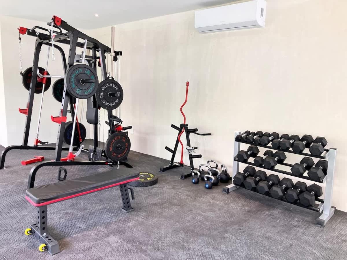 Groups For 7 Guest With 2 Bedrooms Balcony Common Pool Gym Yoga And Mini Market Ximbal Holiday home *