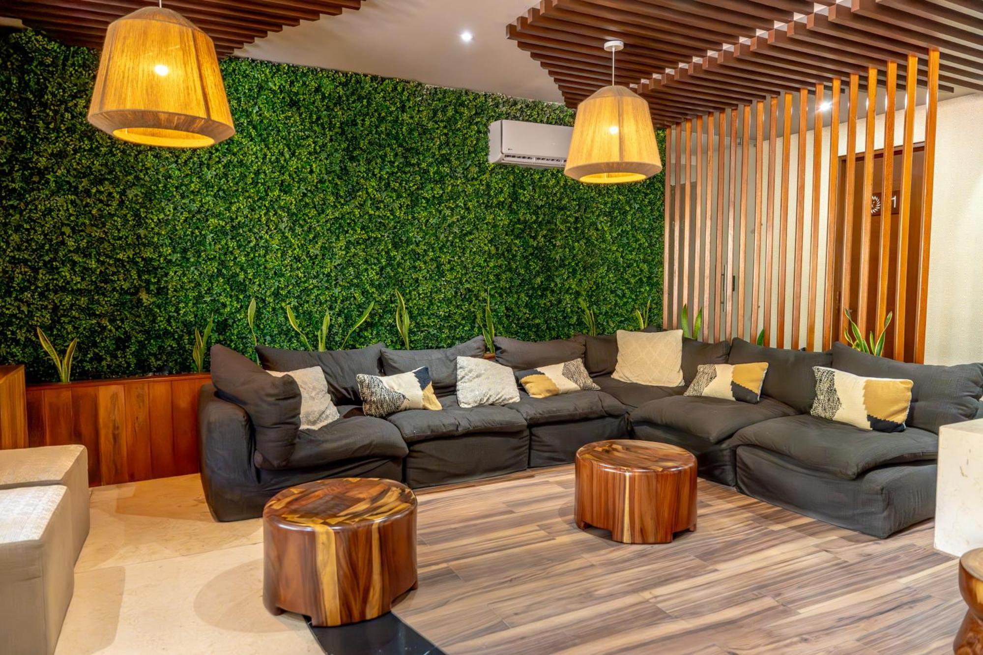 Menesse * Tulum