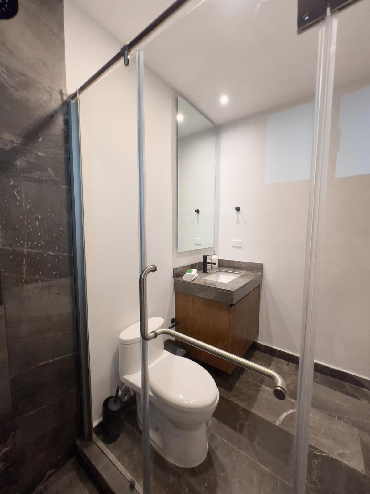 Luxurious 2br In With Breathtaking Views *
