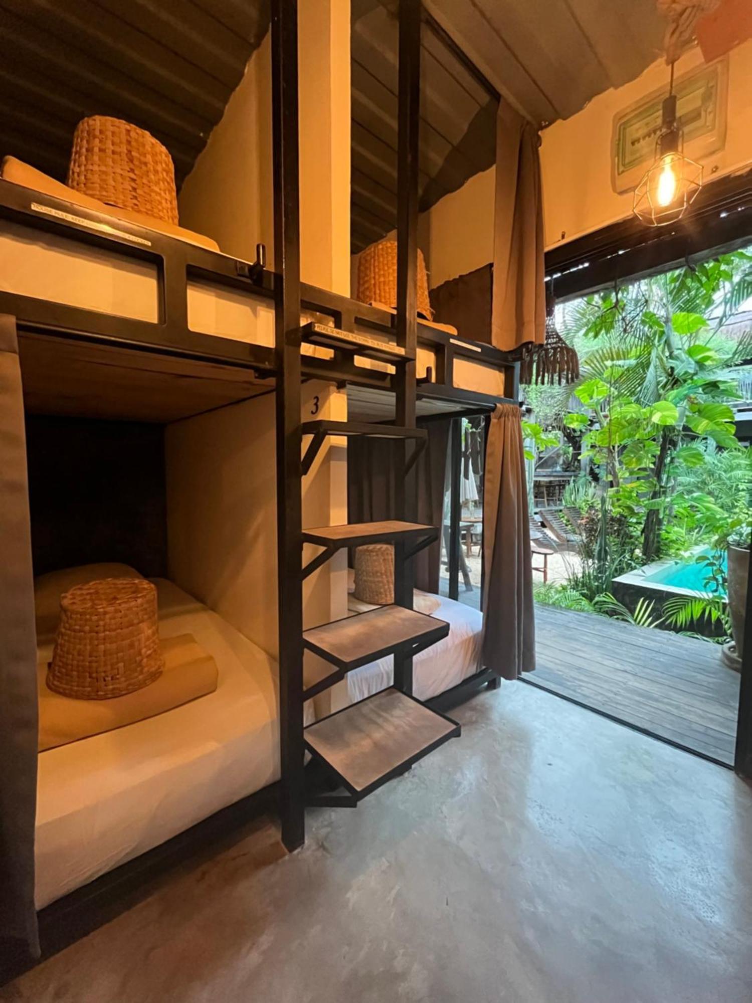 Hostal Meteora & Coffeehouse Tulum