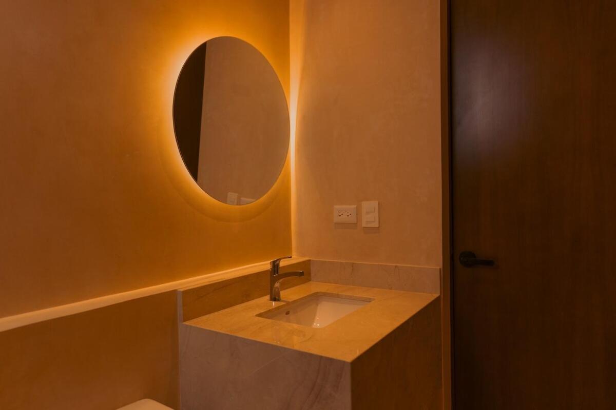Apartamento Lush Jungle Retreat Gated Community & Concierge *