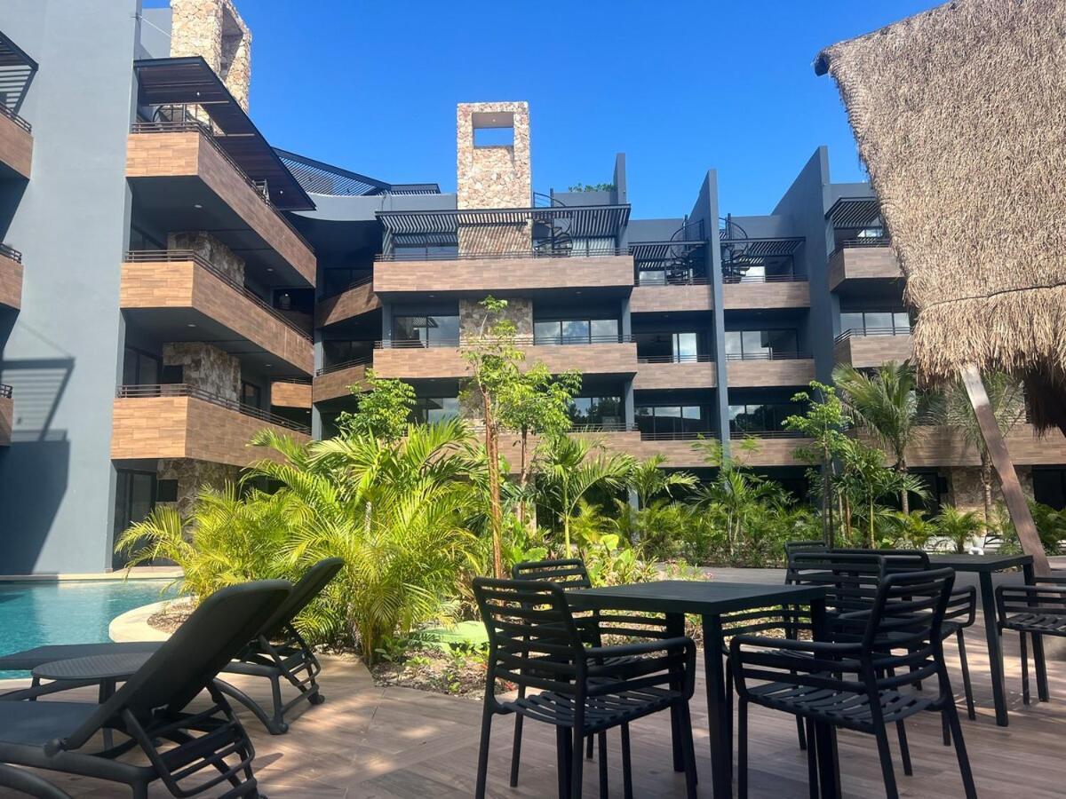 Luxury 2bdr With Direct Pool In Paramar Black *