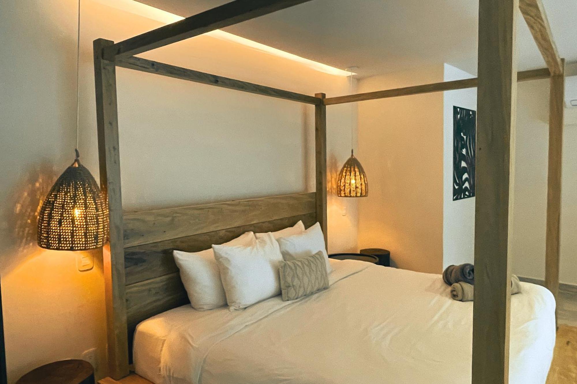 Canopy Cove Loft Private Jacuzzi Parking & B-club