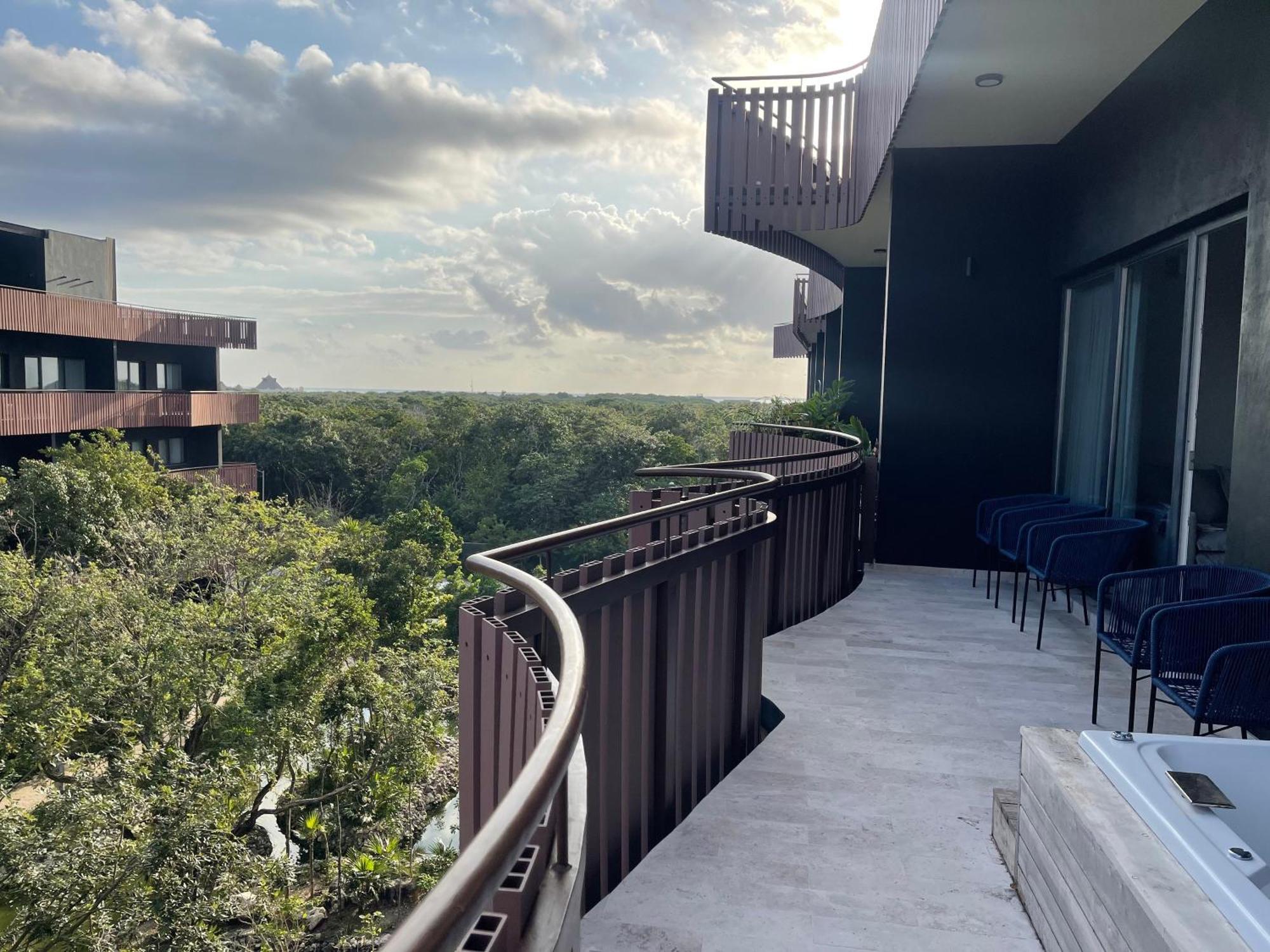 Amira District By Monkey Lifestyle *