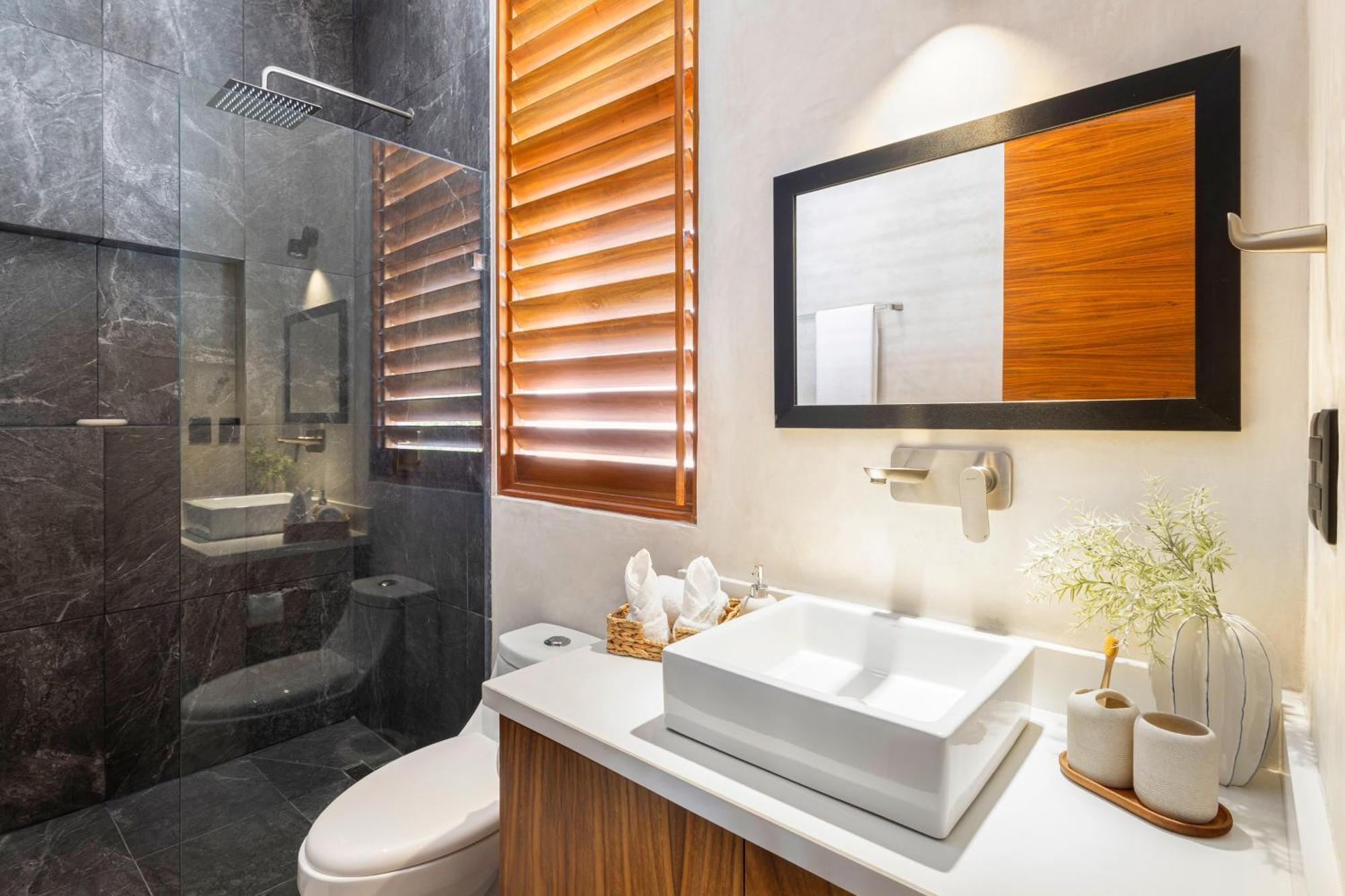Modern And Luxury With 2 Private Pools In
