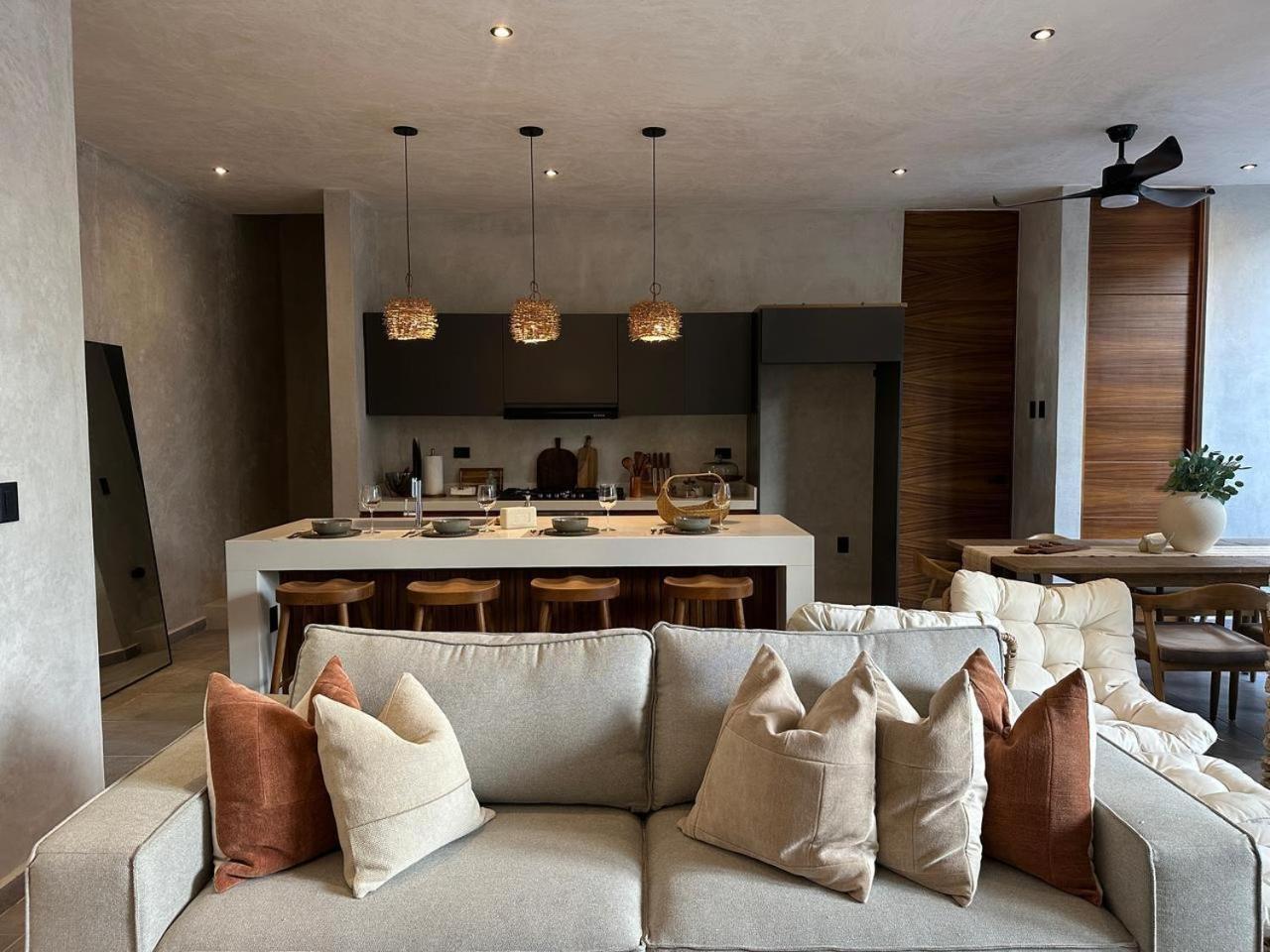 Modern And Luxury With 2 Private Pools In