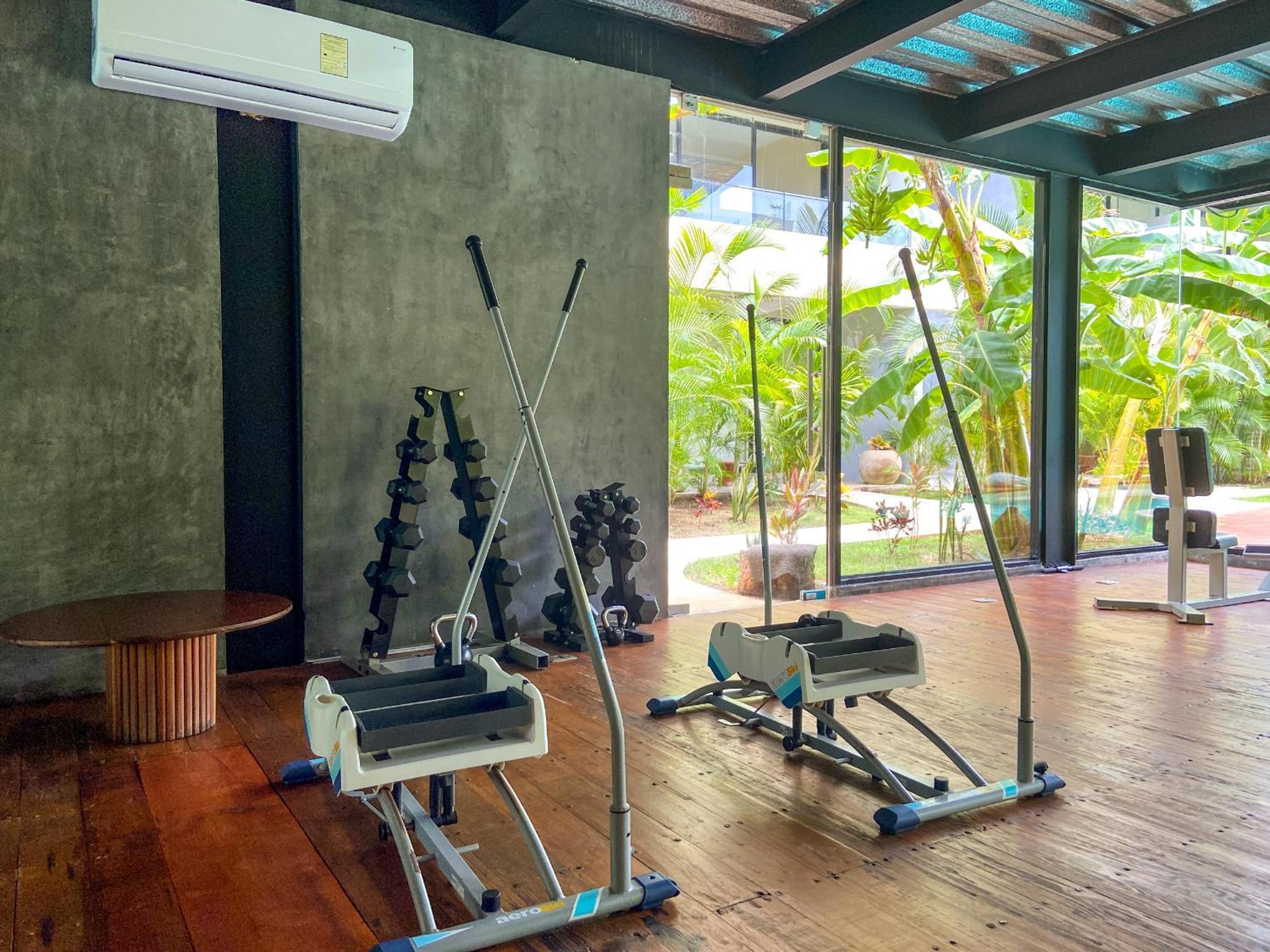 Spacious 1br With Priv Pool Gym Garden Downtown *