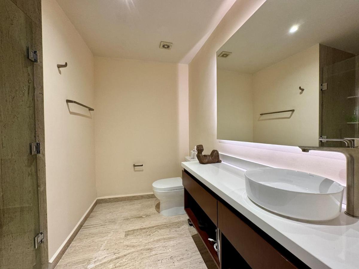 Luxury Loft Minutes From The Sea! *